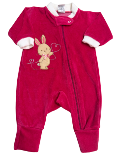 Macacão Bebê Coelhinha Coração em Plush Celui